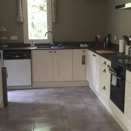 فيلة Spacious With Heated Pool Several Terraces And A Lot Of Privacy