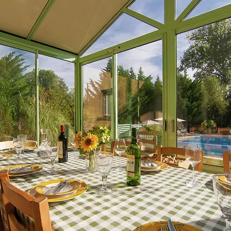 Spacious With Heated Pool Several Terraces And A Lot Of Privacy فيلة Masclat
